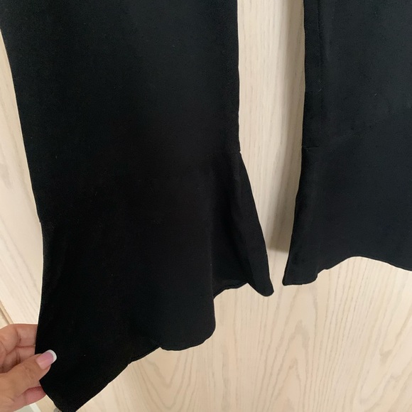 Bb Dakota black Kane Ruffle Bottom Cropped Pants size 10 Almost new condition - Picture 8 of 9